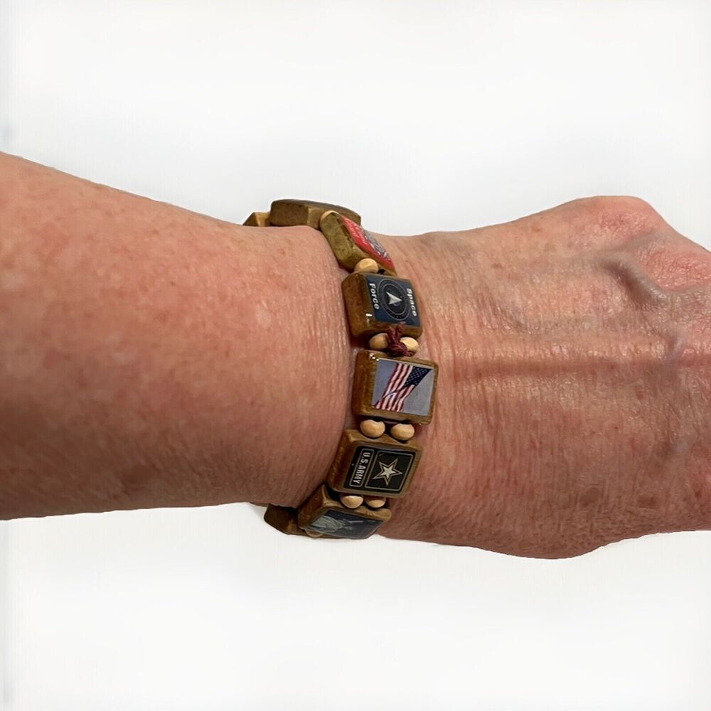 Patriotic Veterans Wrist Story Wood Stretch Bracelet Army Navy Natl Guard POW